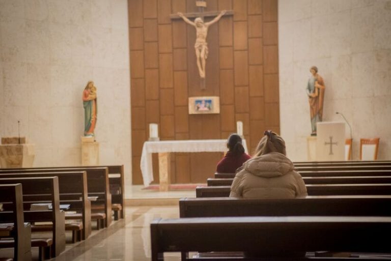 Lee más sobre el artículo El Gobierno de Canarias reduce el aforo de las celebraciones religiosas en Tenerife